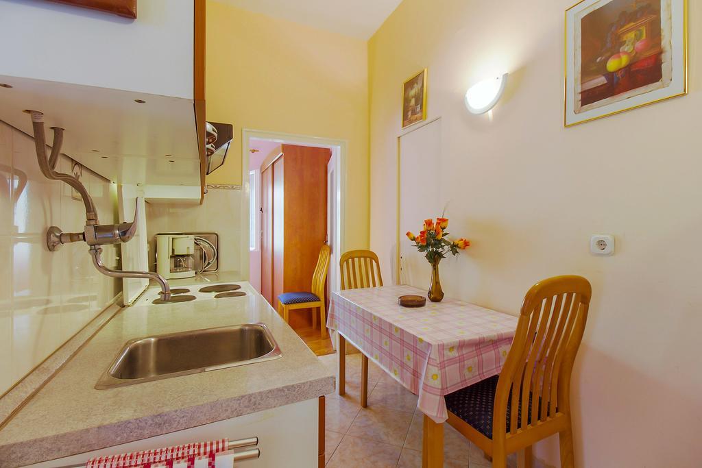 Apartment Oleander Mali Losinj Ngoại thất bức ảnh